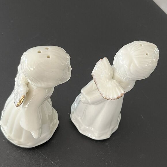 Kissing Angels Porcelain 4" Salt & Pepper Shakers Vint Formalities Baum Brothers - Picture 5 of 8